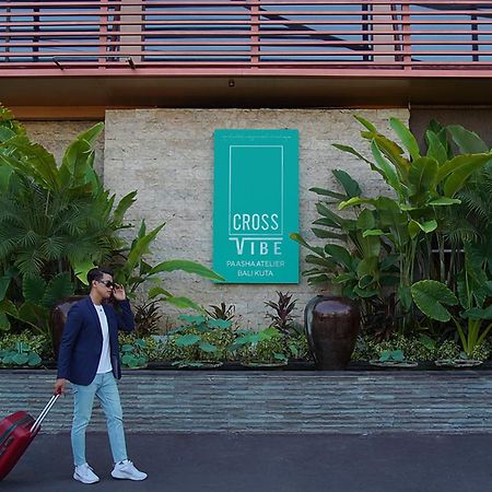 Отель Cross Vibe Paasha Atelier Bali Kuta Кута Экстерьер фото