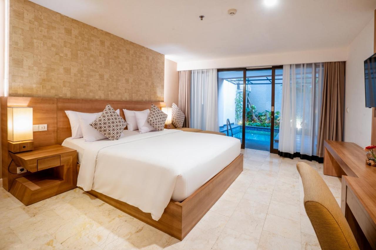 Отель Cross Vibe Paasha Atelier Bali Kuta Кута Экстерьер фото