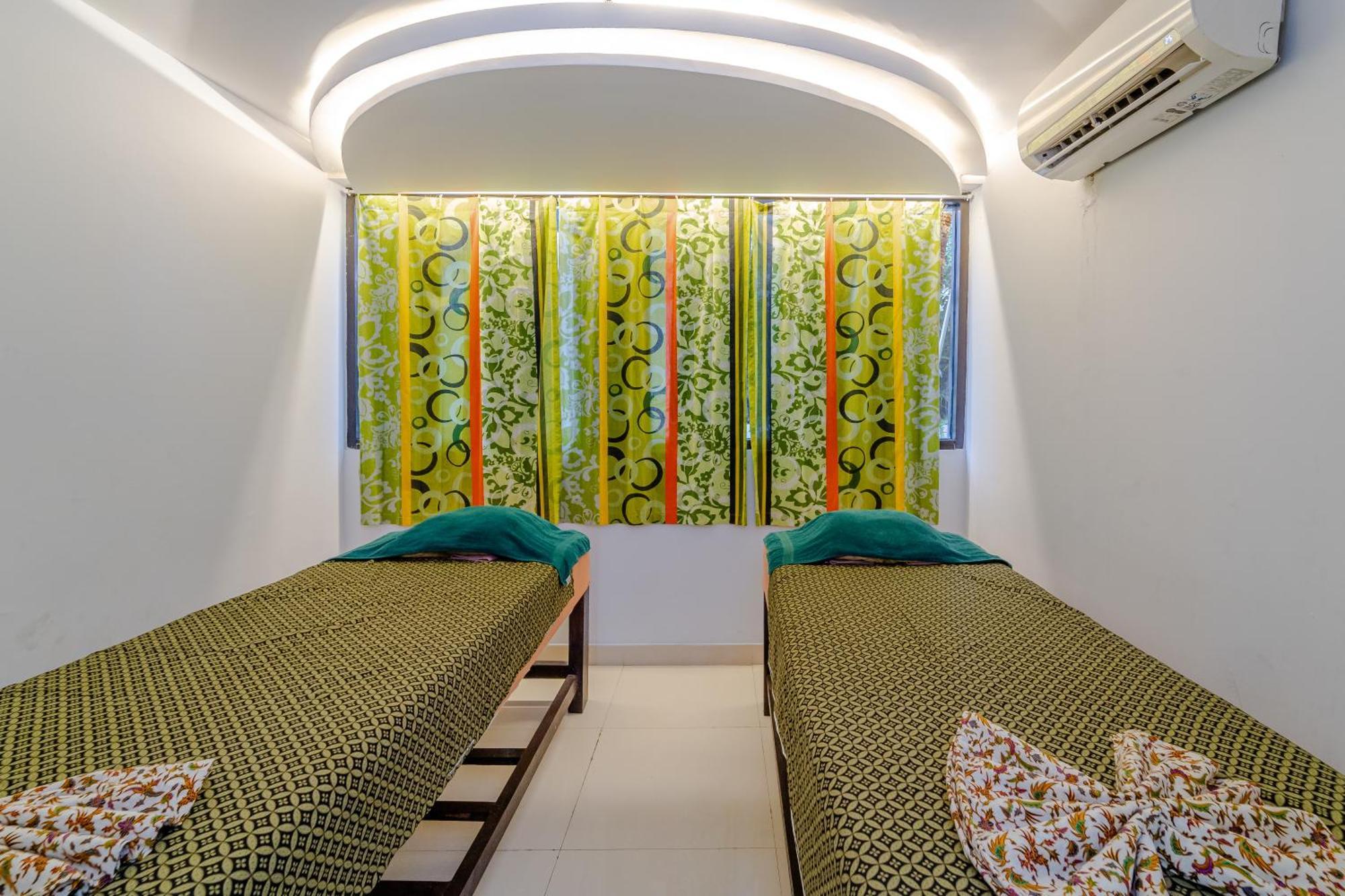 Отель Cross Vibe Paasha Atelier Bali Kuta Кута Экстерьер фото