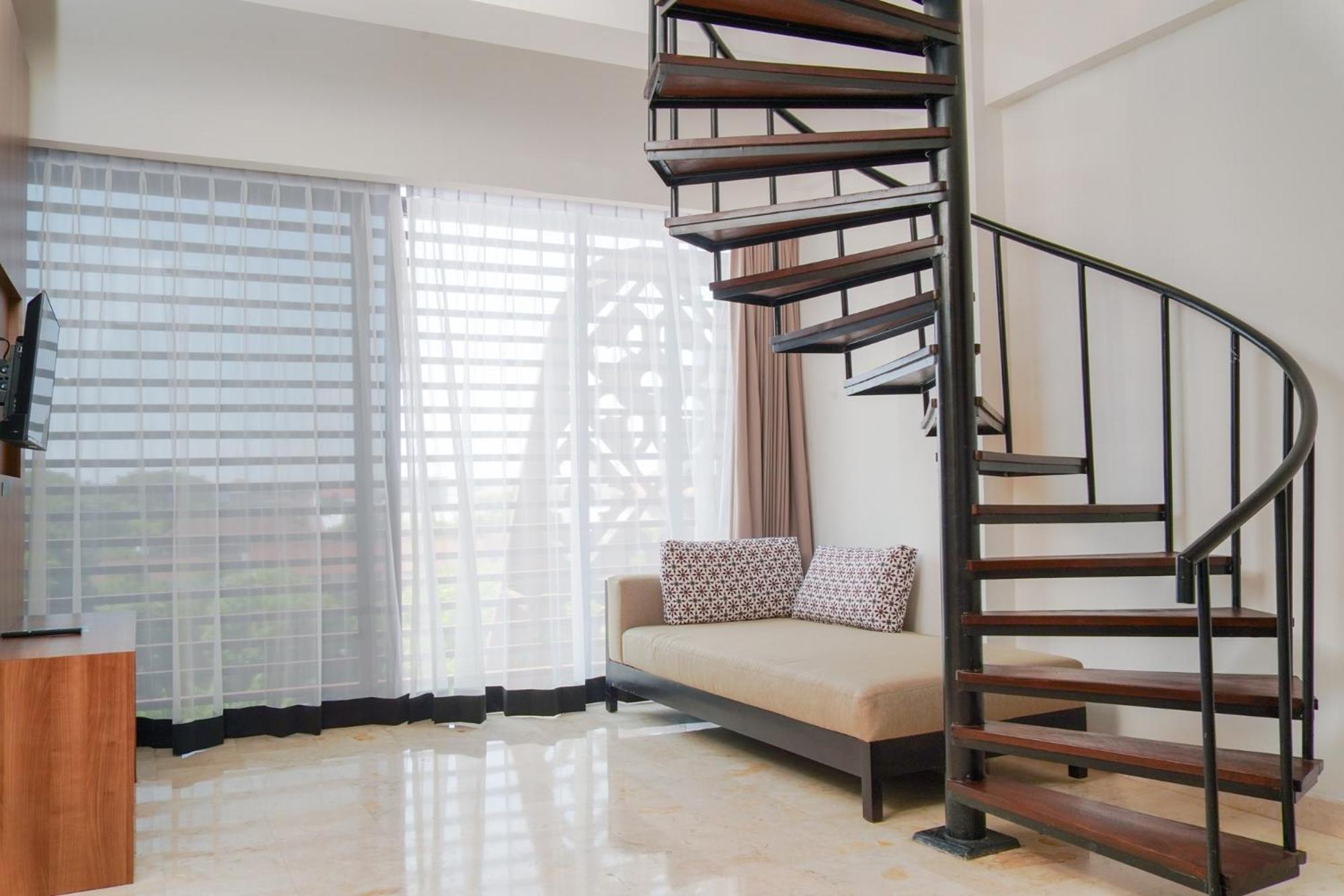 Отель Cross Vibe Paasha Atelier Bali Kuta Кута Экстерьер фото