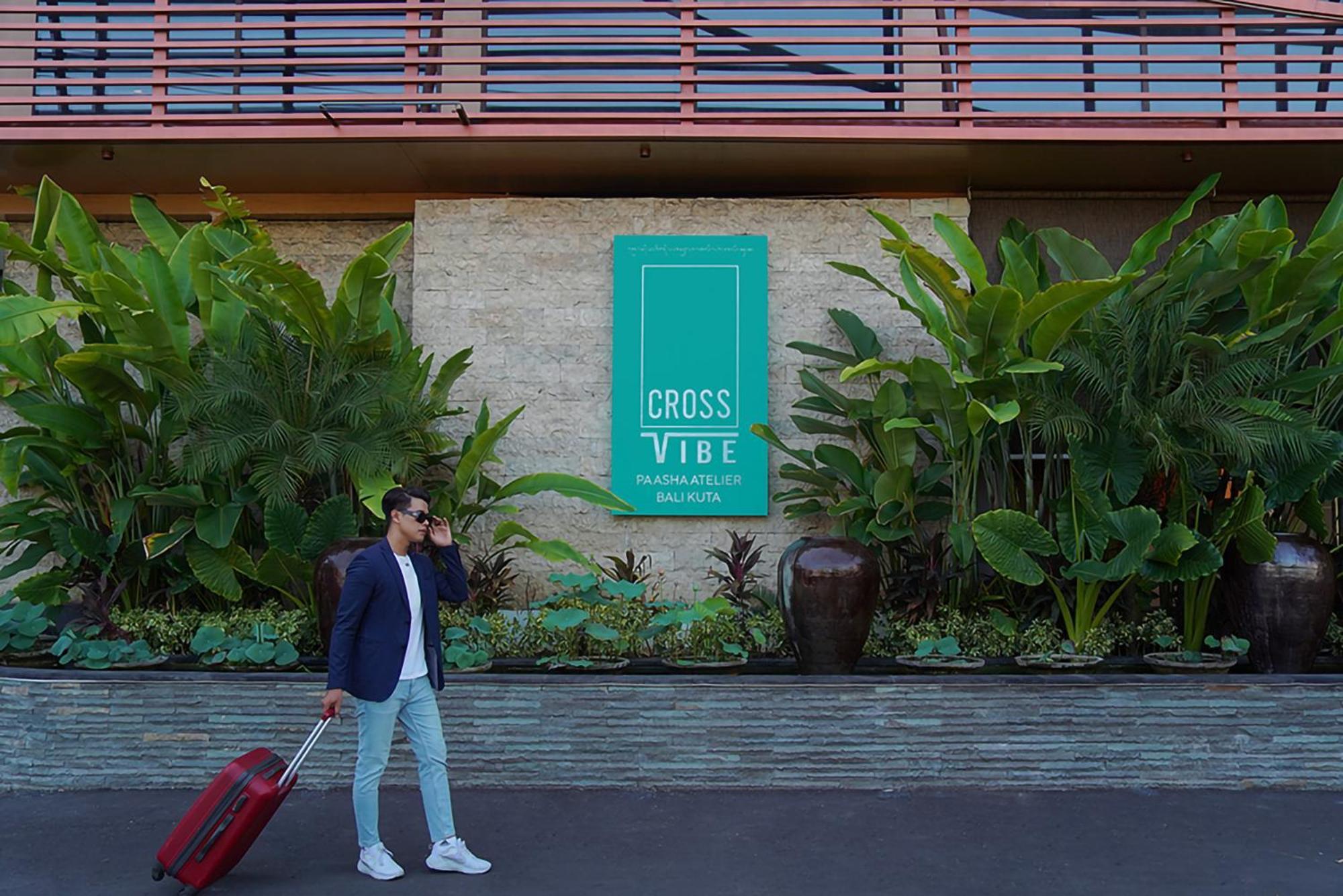Отель Cross Vibe Paasha Atelier Bali Kuta Кута Экстерьер фото